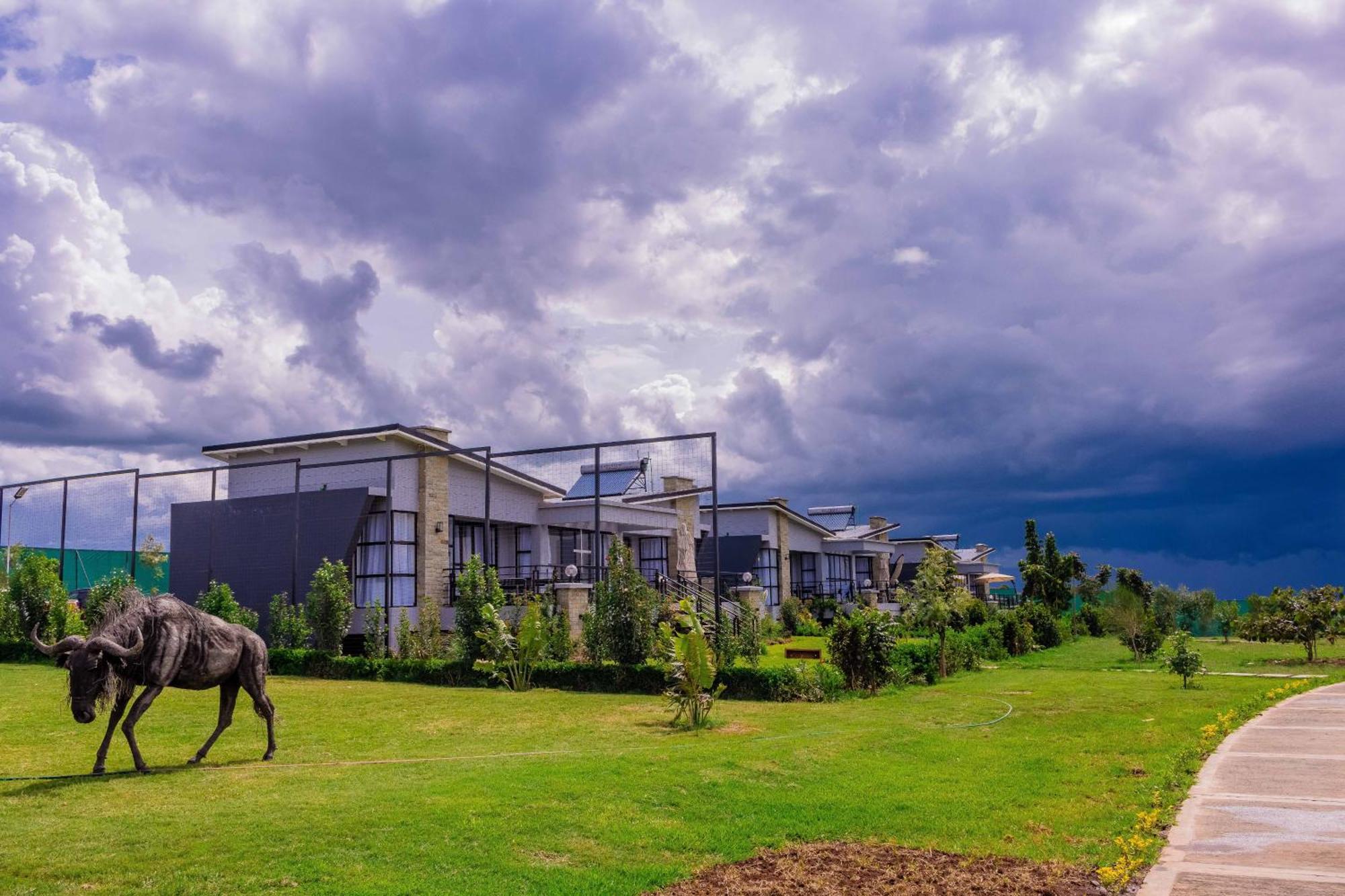 Tufaha Resort Наньюки Экстерьер фото